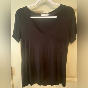Soft v-neck tee with pocket